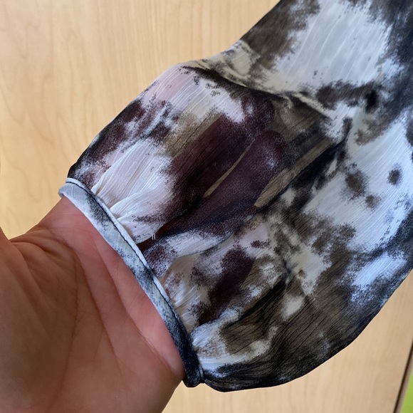 Women’s ruffled high-low blouse - Picture 4 of 10